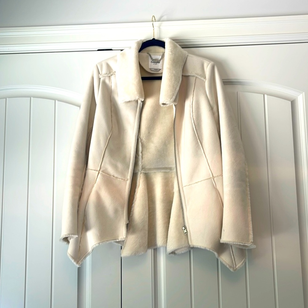 Bebe faux fur white coat!